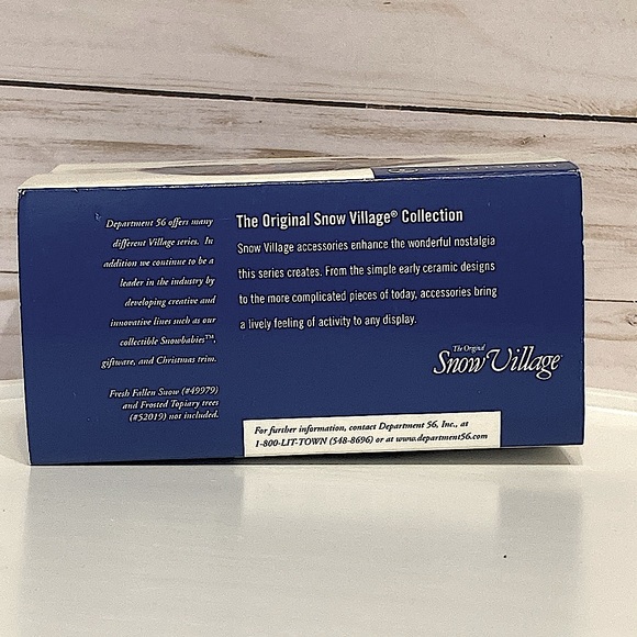 DEPARTMENT 56 - Finding The Bird’s Song - Original Snow Village - Picture 9 of 9